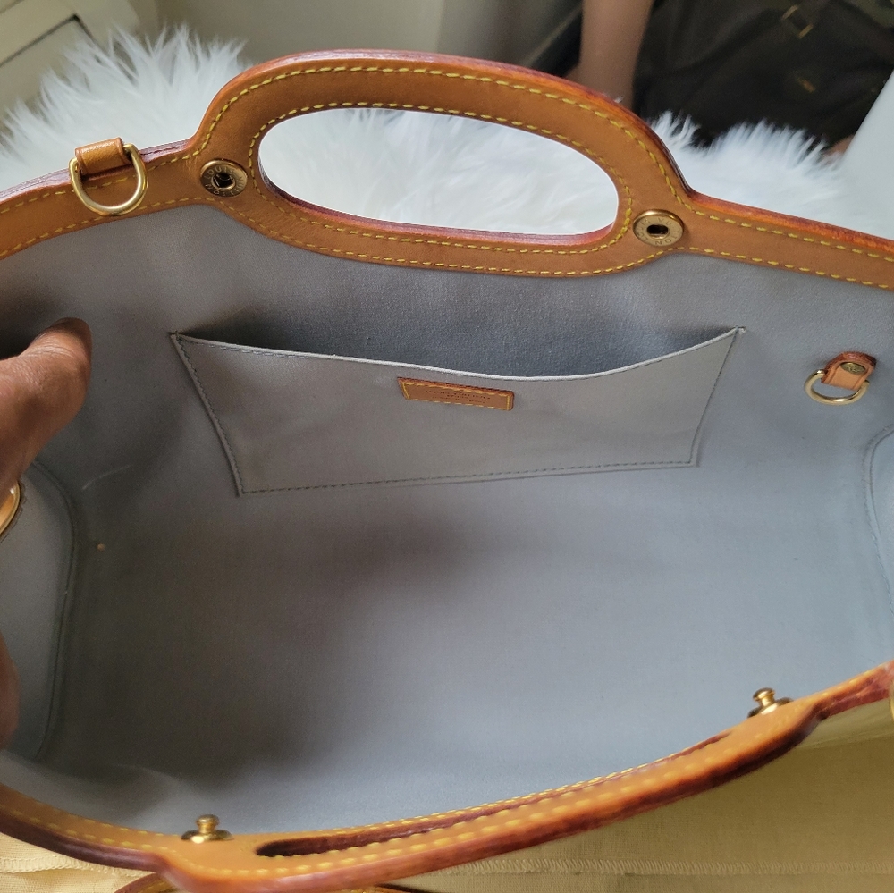 Louis Vuitton Bag - Picture 5 of 9